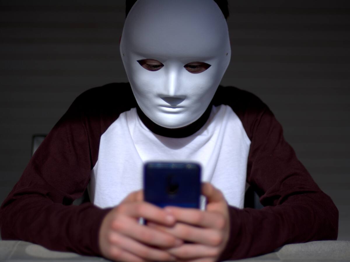 Reportaje revela perfil de quiénes estarían detrás de cuentas bots en redes sociales: director de TV lideraría grupo