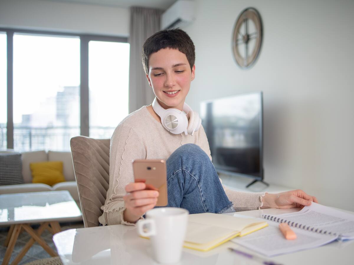 Cómo aprender inglés utilizando inteligencia artificial y cuáles son las ventajas