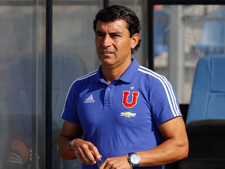 Presidente de Azul Azul puso en duda la continuidad de Esteban Valencia en el banco de la U: «Está condicionada por los resultados»