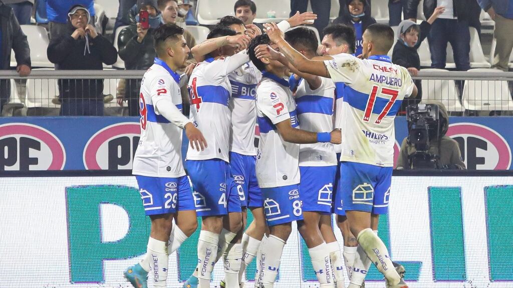 Con cambio de esquema: la formación de la UC para visitar a Everton en Viña del Mar