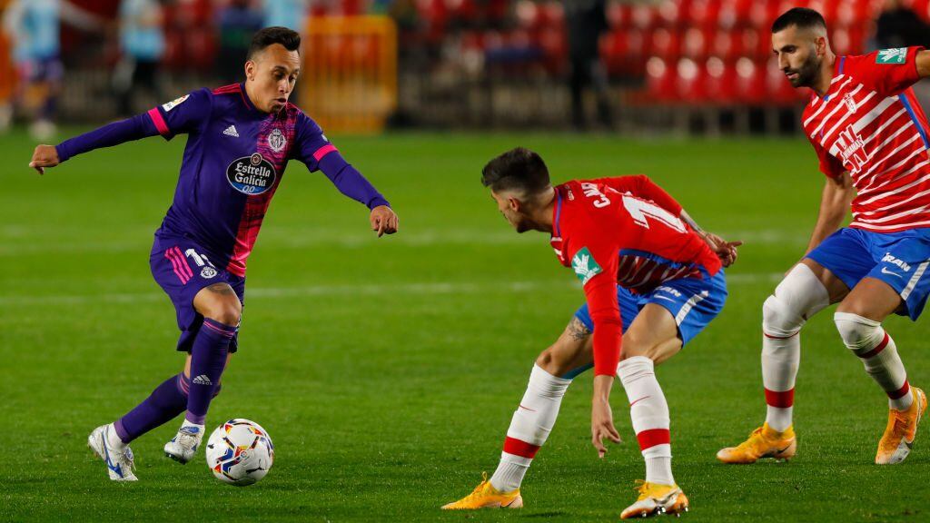 Fabian Orellana, of Real Valladolid during the La Liga match between Granada CF and Real Valladolid at Nuevo Los Carmenes Stadium on November 22, 2020 in Granada, Spain. Football stadiums across Europe remain closed to fans due to the Coronavirus Pandemic. (Photo by Álex Cámara/NurPhoto via Getty Images)