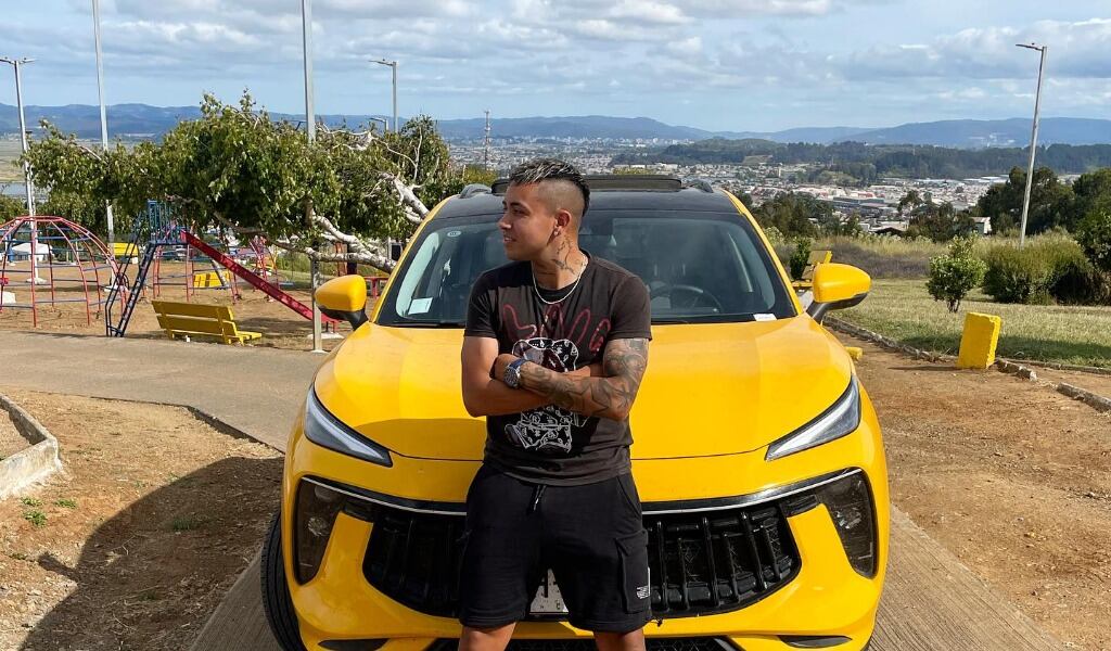 Instagram @john_msalas22