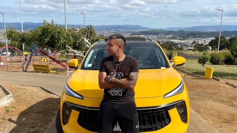 Instagram @john_msalas22
