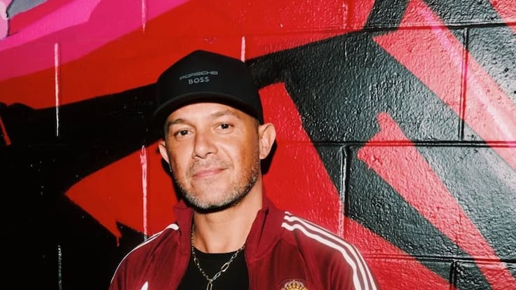 ¡Se besaron en pleno show! Alejandro Sanz oficializa romance con conocida actriz latinoamericana 19 años menor que él