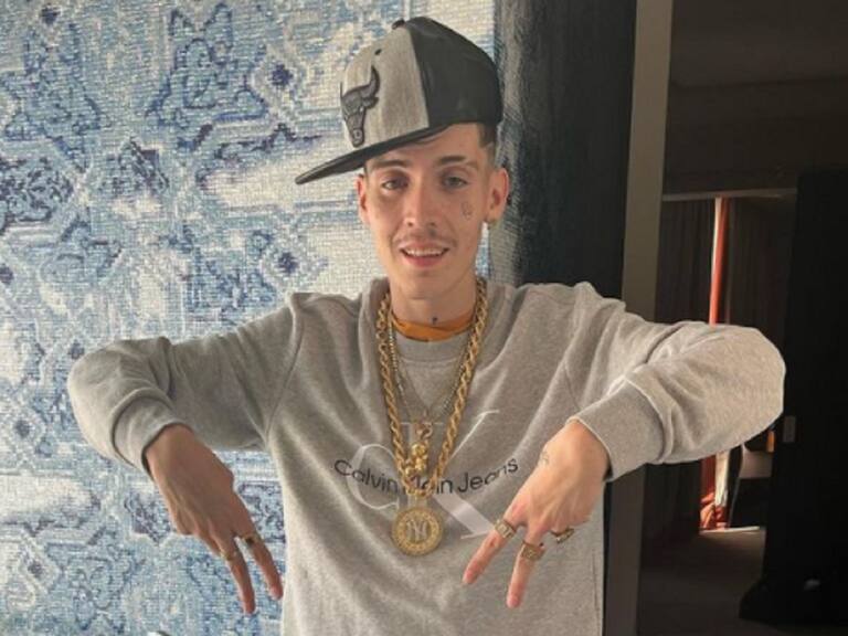 El intenso cumpleaños de Marcianeke: celebró con torta alienígena y peculiar nuevo look