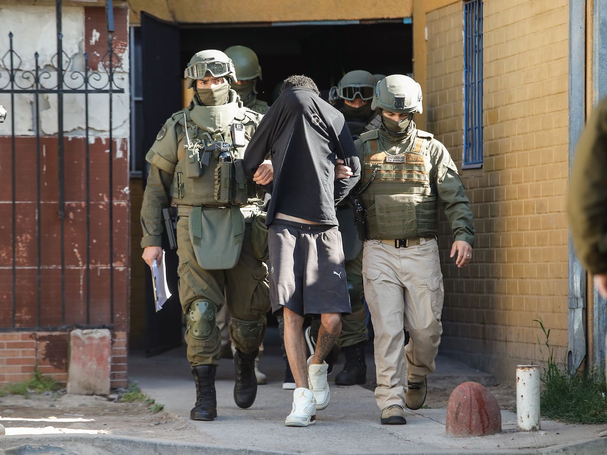 Intento de fuga desde comisaría de La Pintana: quién es “El Bryan”, el heredero del “Dios de la Guerra”