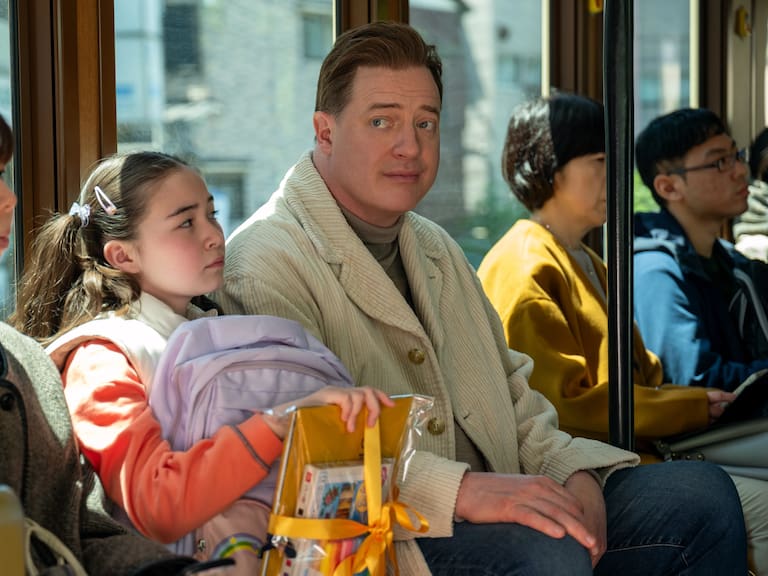 Brendan Fraser regresa a la pantalla grande con “Rental Family”, un drama íntimo ambientado en Japón