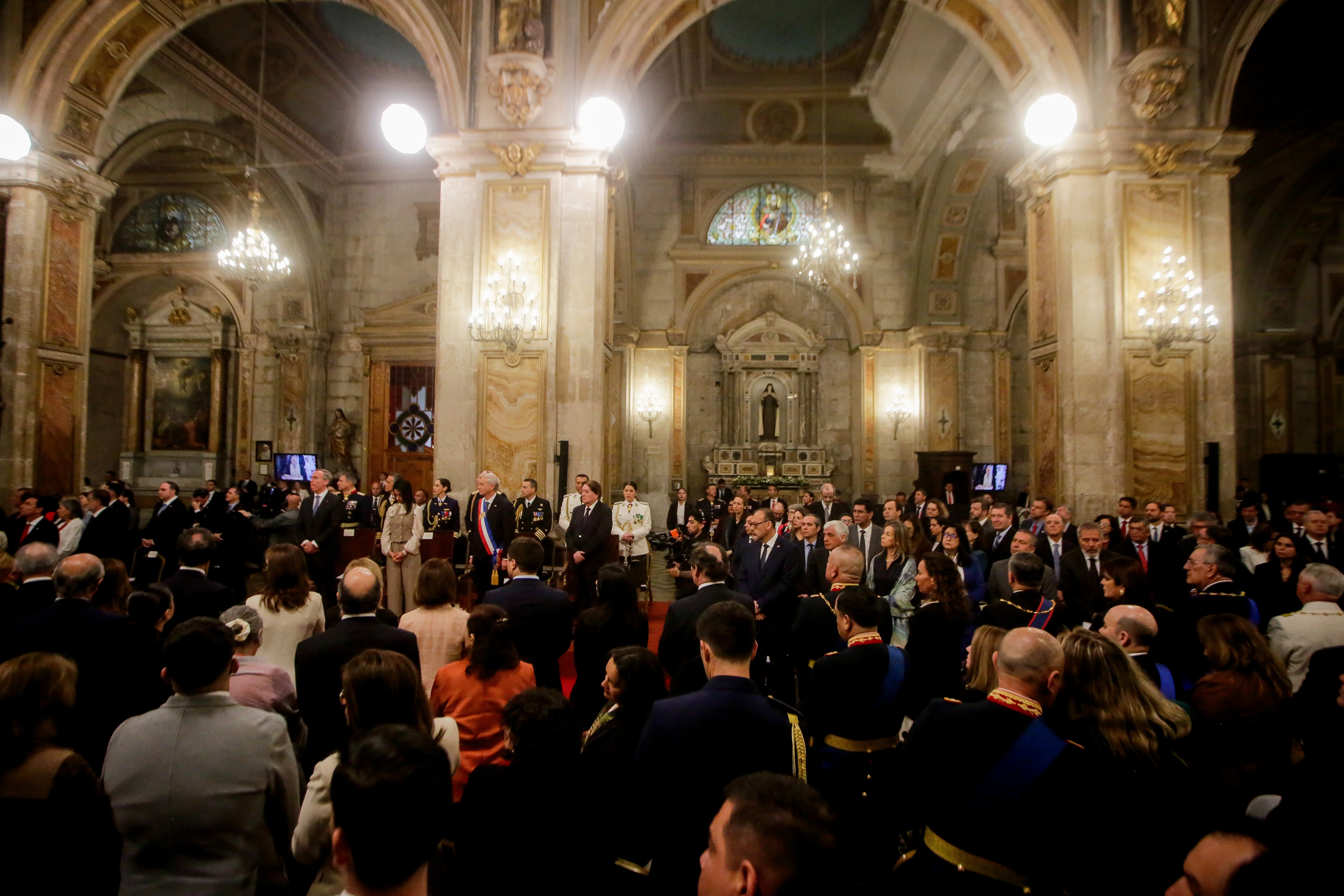 18 de septiembre de 2026/SANTIAGOEn la Catedral Metropolitana se realiza el Te Deum Ecuménico en homenaje a las fiestas patrias.
FOTO: HANS SCOTT/AGENCIAUNO