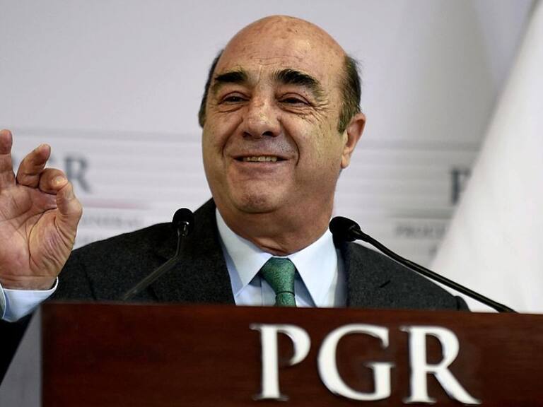 Detienen a exfiscal de México Jesús Murillo por su eventual implicancia en la desaparición de los 43 estudiantes de Ayotzinapa