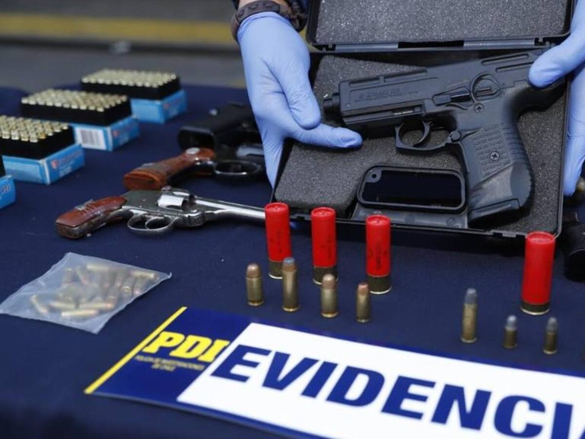 PDI detuvo a más de 20 personas en operativo en Melipilla