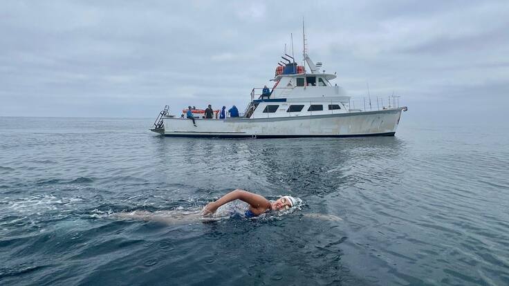 Bárbara Hernández se enfrenta a su desafío más extremo: 30 horas nadando en el Canal de la Mancha