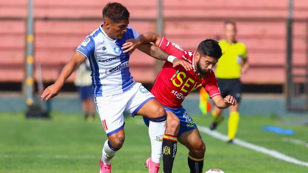 06 DE JUNIO DE 2021/SANTIAGOAriel Uribe (i) y Ignacio Nuez (d), durante el partido valido por la dcima fecha del Campeonato Nacional AFP PlanVital 2021, entre Union Espaola y Deportes Antofagasta, disputado en el Estadio Santa Laura.
FOTO: SEBASTIAN ORIA/AGENCIAUNO