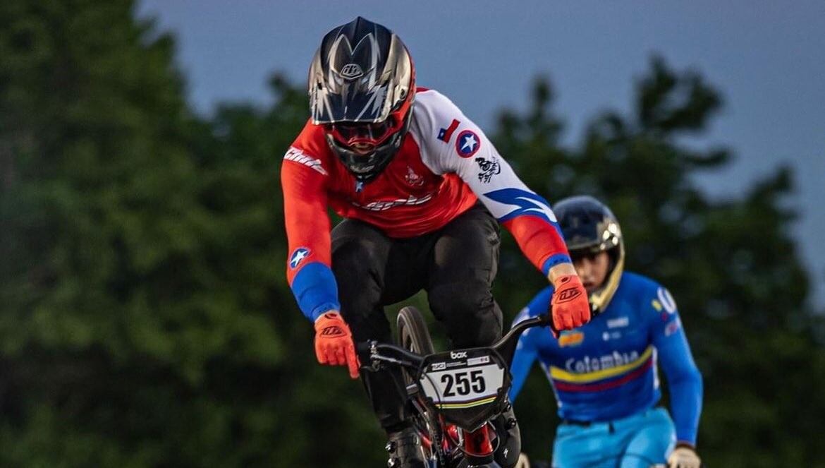 ¡Ya van 32 clasificados! Mauricio Molina hace historia en el ciclismo BMX Racing y se inscribió para los JJ.OO. de París | X: Team Chile