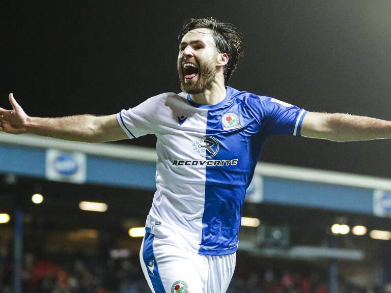 Medio español aseguró que el Sevilla «tiene listo 35 millones de euros» para ir por Ben Brereton