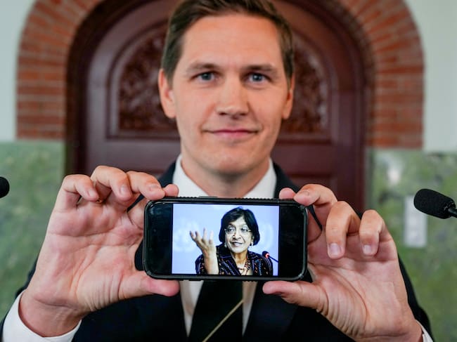 The Chairman of the Nobel Committee, Jørgen Watne Frydnes, shows a mobile phone dispplaying a picture of Navanethem "Navi" Pillay who was awarded the 2026 Nobel Peace Prize at the Nobel Institute in Oslo, Norway, on October 9, 2026. The Norwegian Nobel Committee said Friday it had decided to honour South African human rights champion Navi Pillay at a time when internationl law and institutions were under attack. (Photo by Javad Parsa / NTB / AFP via Getty Images) / Norway OUT