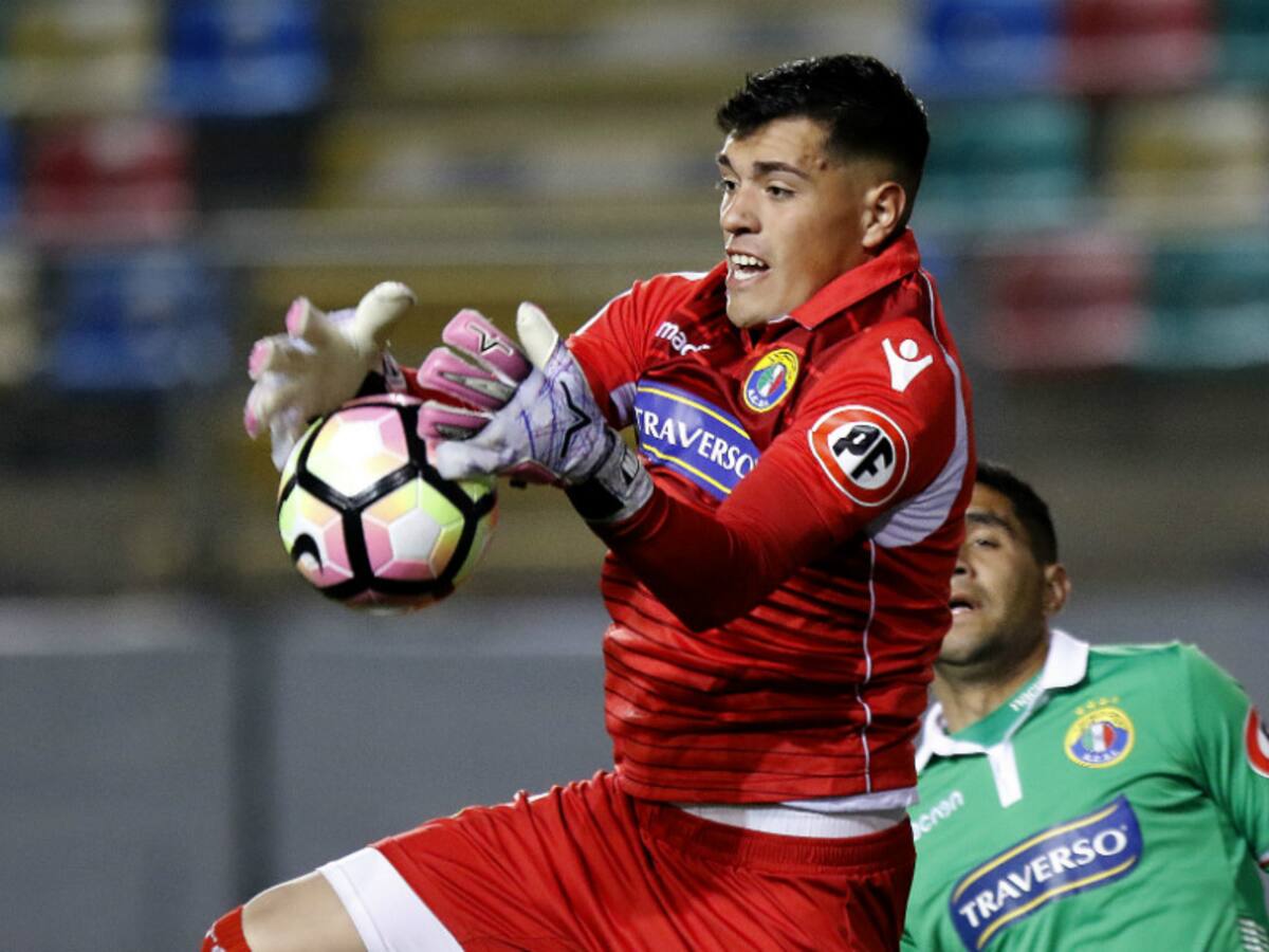 Golero de Audax Italiano: «Sería un encanto intercambiar camisetas con Claudio Bravo»