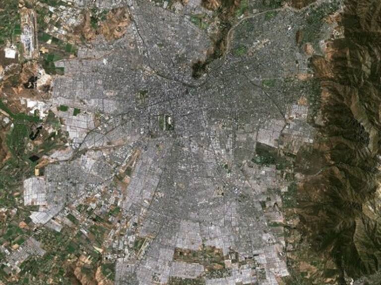 Revelan las comunas de Santiago que más producen memes