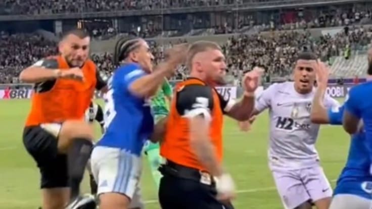 Informe del árbitro consigna récord de expulsados en el fútbol de Brasil tras batalla campal entre Cruzeiro y Atlético Mineiro