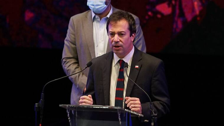 Ministro Palacios participó en el aniversario de la Asech y firmó acuerdo