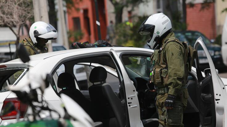 Intensa persecución por auto robado termina en choque en Independencia: adolescentes de 16 y 14 años fueron detenidos