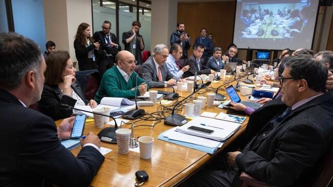 Parlamentarios constituyen Comisión Mixta para sacar adelante ley corta de Isapres