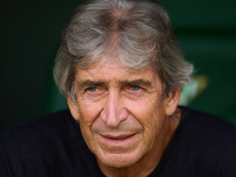 Manuel Pellegrini recibe el premio al mejor entrenador de la Liga Española en la temporada 2021-2022