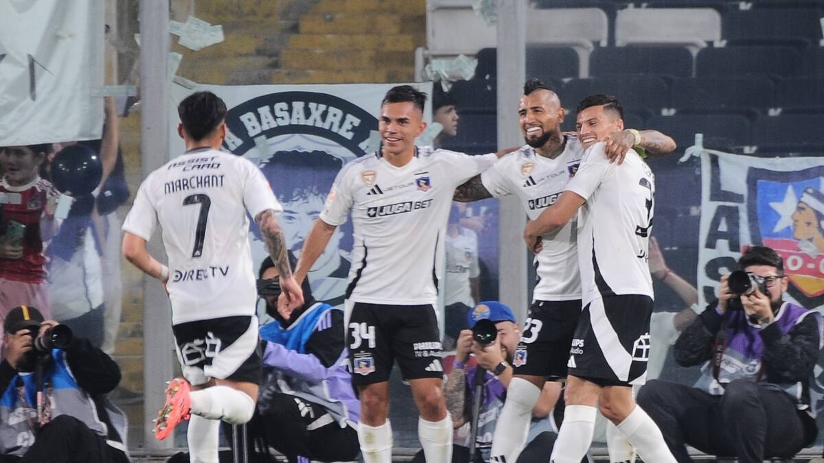 Los gestos entre Jorge Almirón y el plantel de Colo Colo durante el triunfo ante Unión Española