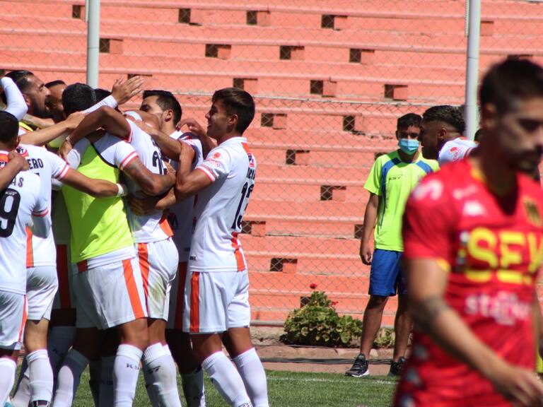 Minero internacional: Cobresal goleó a Unión Española y se metió en la Copa Sudamericana