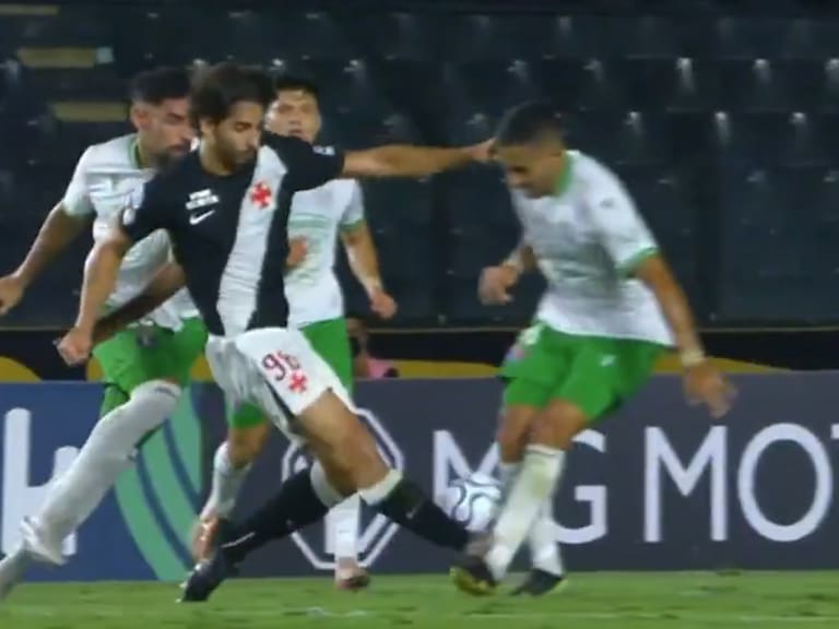 ¿Era para roja? Audax sufrió una controversial decisión en la Sudamericana