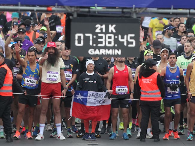 Maratón de Santiago 2024 llamó a usar cinta negra en honor a los tres carabineros asesinados en Cañete