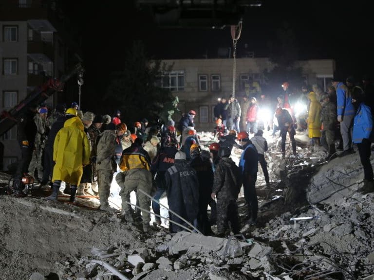 SANLIURFA, TURKIYE - FEBRUARY 06: Rescue and search efforts continue on collapsed building after 7.7 magnitude earthquake hits Sanliurfa, Turkiye on February 06, 2023. Early Monday morning, a strong 7.7 earthquake, centered in the Pazarcik district, jolted Kahramanmaras and strongly shook several provinces, including Gaziantep, Sanliurfa, Diyarbakir, Adana, Adiyaman, Malatya, Osmaniye, Hatay, and Kilis. Later, at 13.24 p.m. (1024GMT), a 7.6 magnitude quake centered in Kahramanmaras&#039; Elbistan district struck the region. (Photo by Esber Ayaydin/Anadolu Agency via Getty Images)