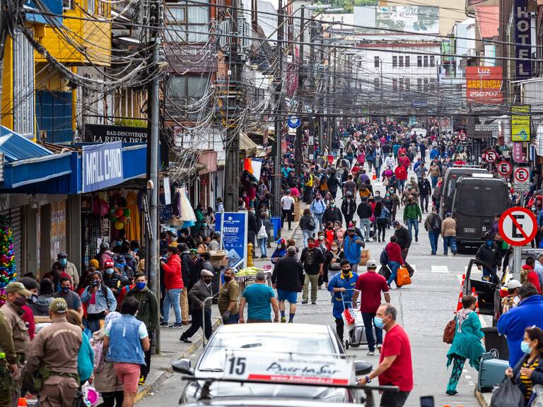 Estas son las 10 comunas con más casos activos de Covid-19 en Chile