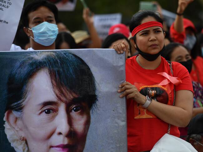 Manifestación a favor de la premio Nobel de la Paz Aung San Suu Kyi