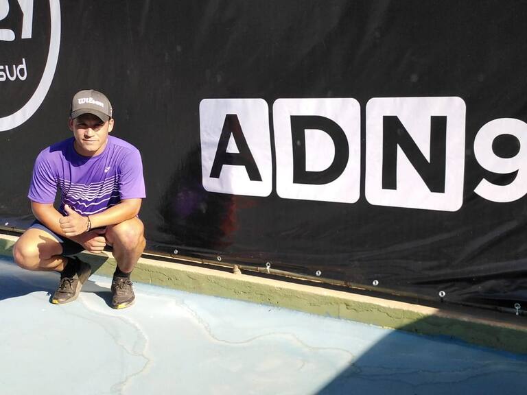 La «mala suerte» del tenista Cristóbal Castro: se volcó y sufrió una encerrona, pero sigue en carrera por la Copa Chile Tenis Easy by ADN