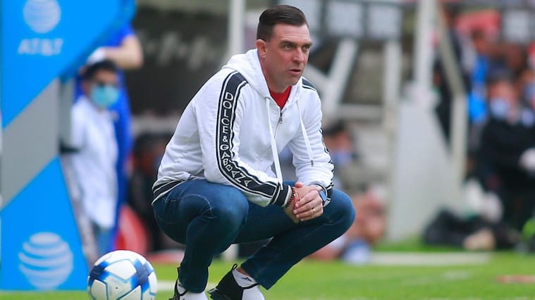 Tráfico de influencias: duras críticas en México a la gestión de Pablo Guede en Necaxa