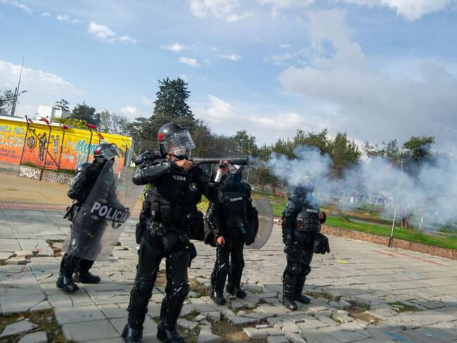 La policía colombiana reprime las manifestaciones en Bogotá