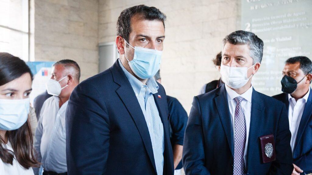 12 DE FEBRERO 2022/ANTOFAGASTARodrigo Delgado, Ministro del Interior y Seguridad Pública, se dirige a dar una rueda de prensa debido al paro de camioneros realizado producto del homicidio del joven camionero Bairon Castillo a manos de inmigrantes a las afueras de la ciudad.
FOTO: ALEJANDRO LEIVA/ AGENCIAUNO