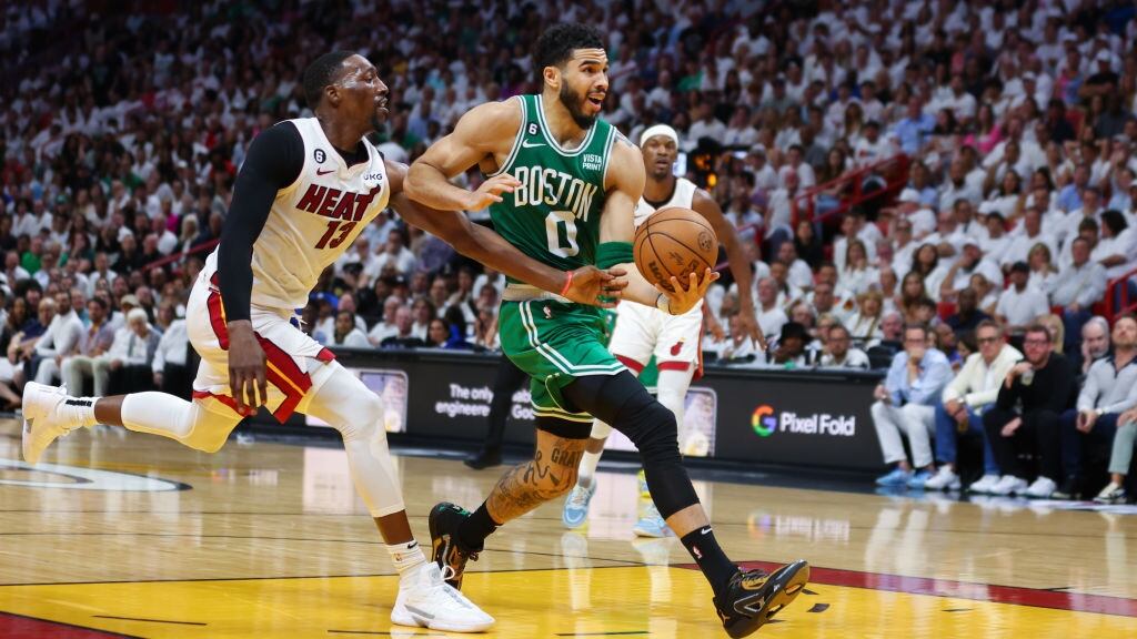 Boston Celtics gana de visita a Miami Heat e iguala la final de la Conferencia Este de la NBA