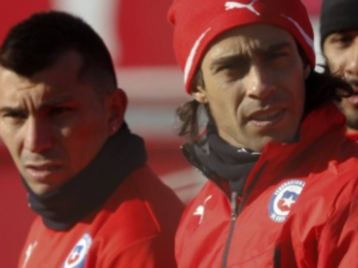 Jorge Valdivia propone un club para Gary Medel: «Quiero que venga a Colo Colo, sería lindo verlo con esa camiseta»