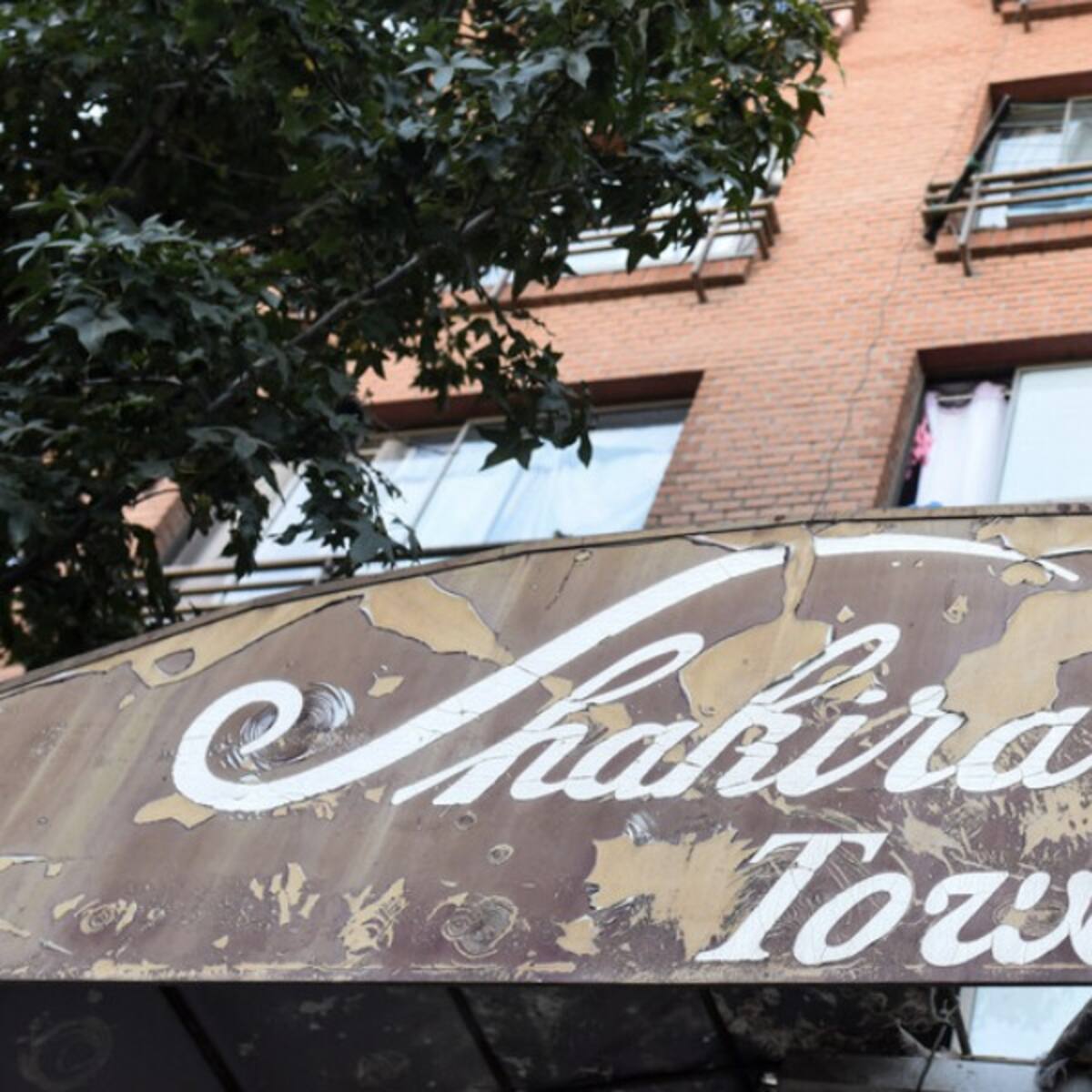 El habitar flotante del Shakira Tower I: de inversión patrimonial a toma de arrendatarios que le pagaban «a dios»