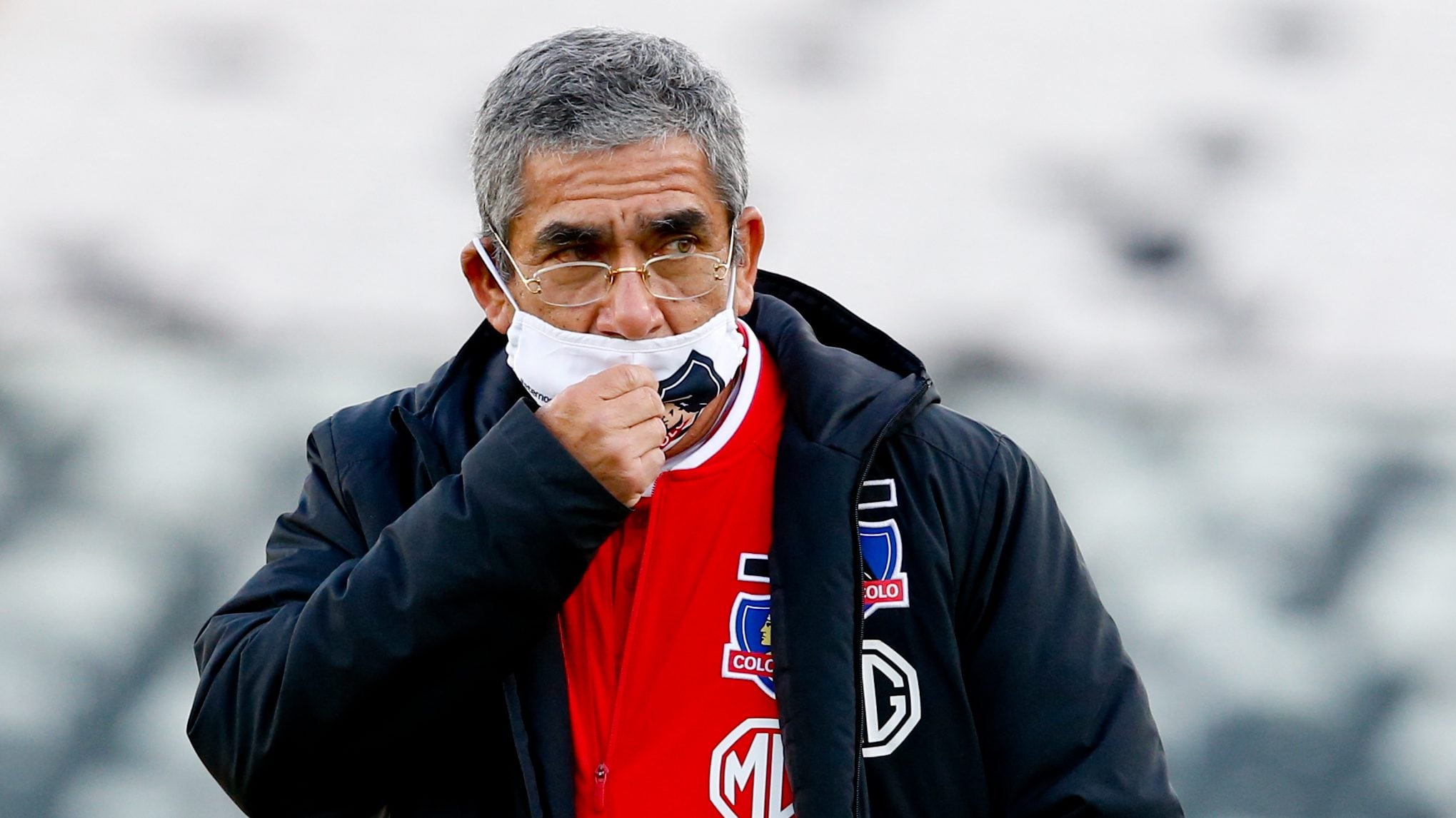 3 de Octubre del 2020/SANTIAGOEl Director Tecnico de Colo Colo Gualberto Jara(c) ,durante el partido valido por la Decimotercera fecha del Campeonato Nacional AFP PlanVital 2020, entre Colo Colo vs Huachipato, disputado en el Estadio Monumental.
FOTO:FRANCISCO LONGA/AGENCIAUNO
