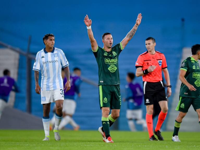 En Chile no anduvo: Luciano Pons le anota a Racing Club por Copa Libertadores