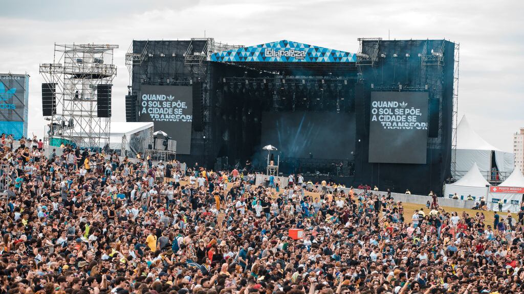 SAO PAULO, BRAZIL - APRIL 07: A general view of the crowd during the third day of Lollapalooza Brazil Music Festival at Interlagos Racetrack on April 07, 2019 in Sao Paulo, Brazil. (Photo by Mauricio Santana/Getty Images)