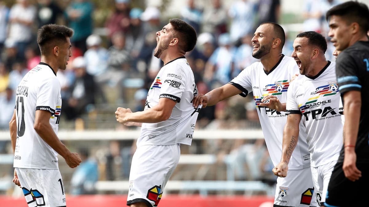 Llegan los goles a Valparaíso: Santiago Wanderers se refuerza con uno de los máximos artilleros de la Primera B 2025