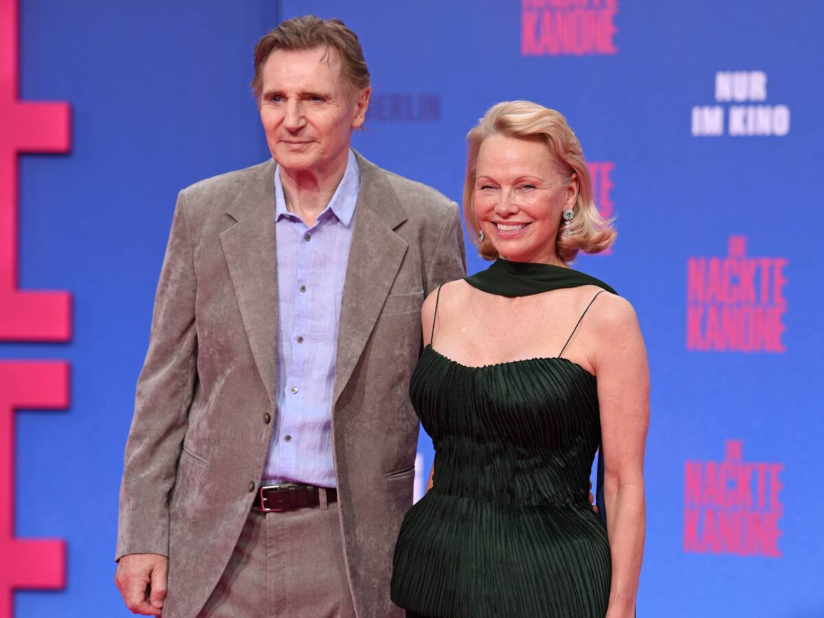 Pamela Anderson y Liam Neeson son la pareja del momento en Hollywood: esto es lo que se sabe de su romance