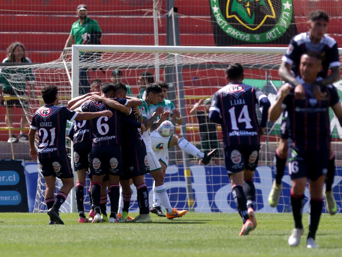 Santiago Wanderers vuelve a enredarse y cede terreno en la pelea por el título de la Primera B