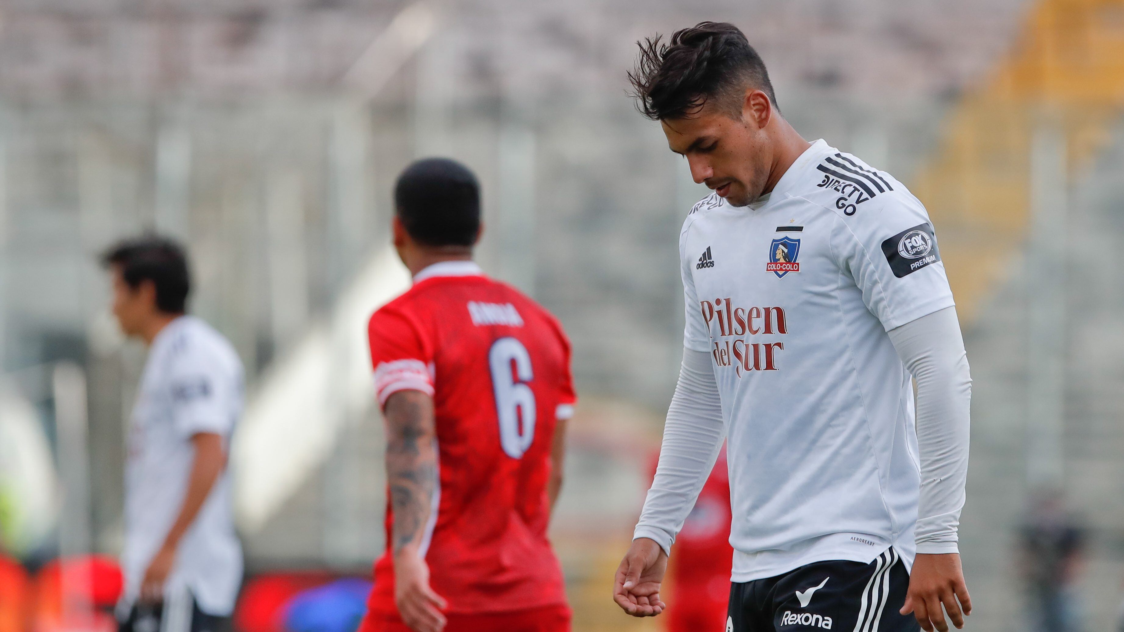 31 de Enero del 2021/SANTIAGOIván Morales(c) se lamenta ,durante el partido valido por la Vigésimo Sexta fecha del Campeonato Nacional AFP PlanVital 2020, entre Colo Colo vs Unión La Calera, disputado en el Estadio Monumental.
FOTO:FRANCISCO LONGA/AGENCIAUNO