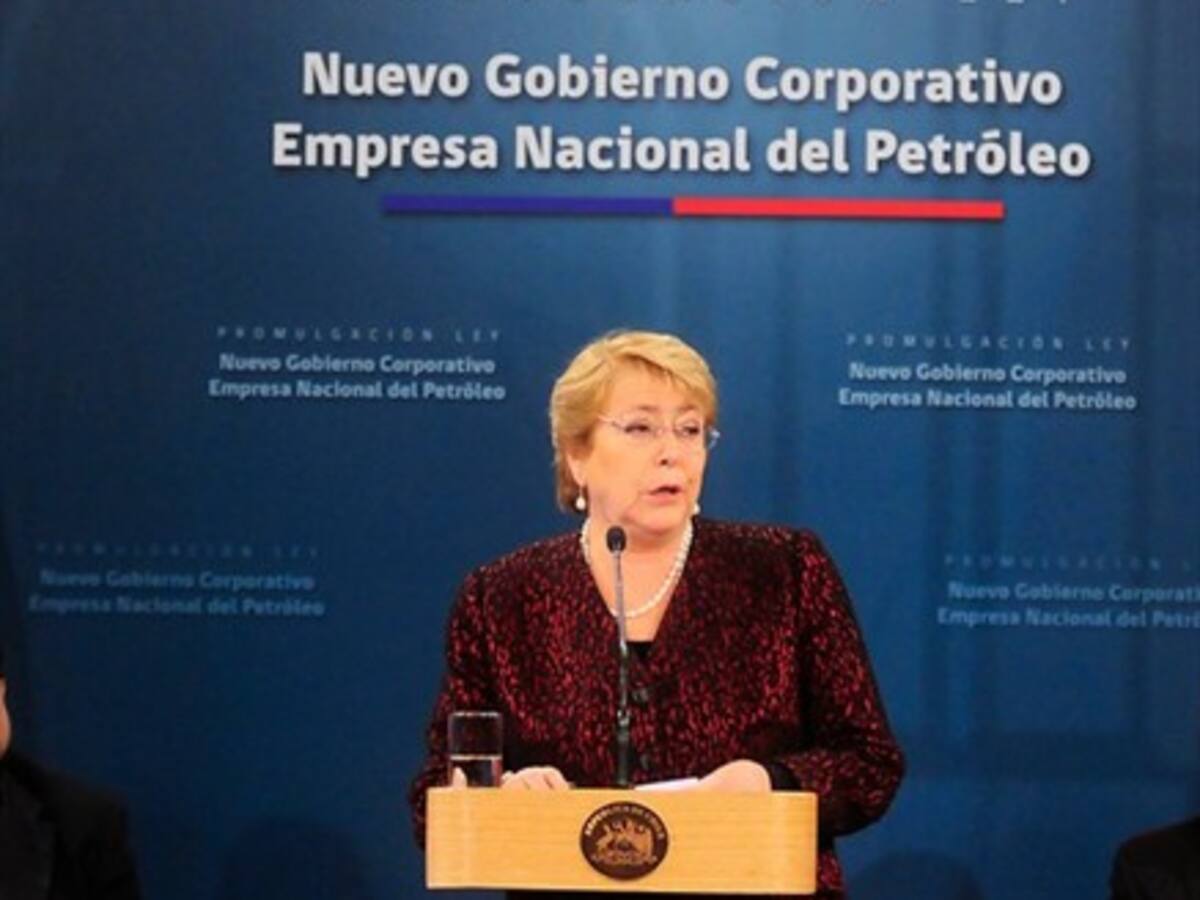 Bachelet promulga ley que crea nuevo gobierno corporativo de ENAP