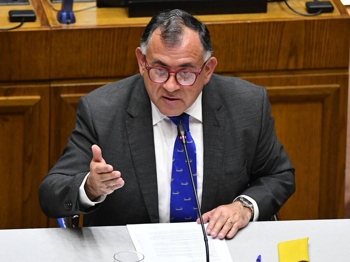Diputado Eric Aedo califica como “insostenible” la continuidad de Ximena Aguilera tras cirugía express de su madre