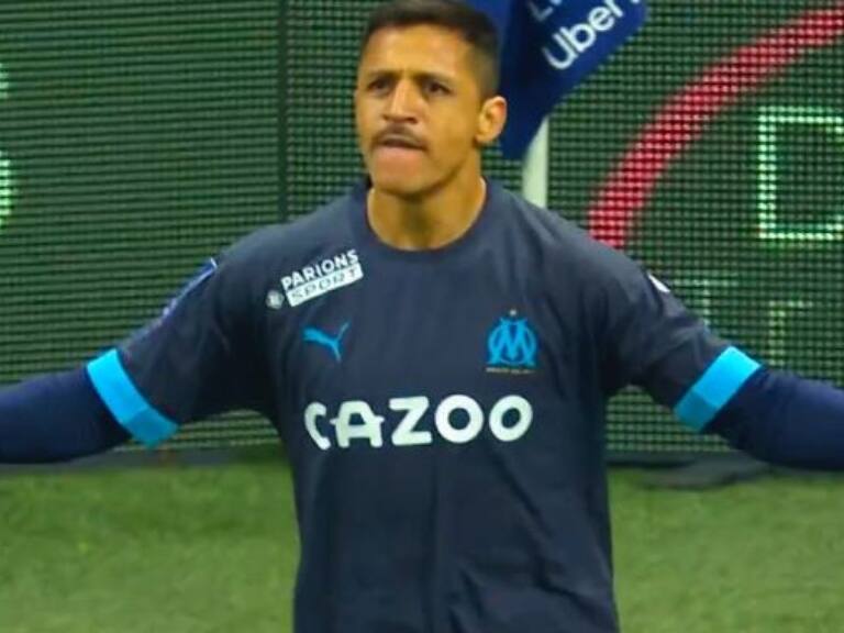 Alexis Sánchez anota un doblete para revertir el marcador ante Reims en la Ligue 1 de Francia